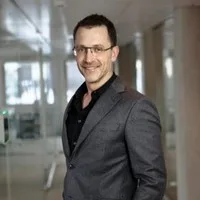 Kristofer Wanselius, Grundande investerare